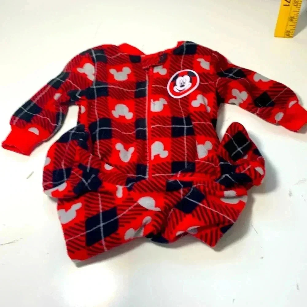 Disney, NWOT soft  fleece sleeper Size 0-3 months